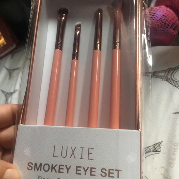 LUXIE | smokey eye set- rose gold collection - Picture 4 of 4